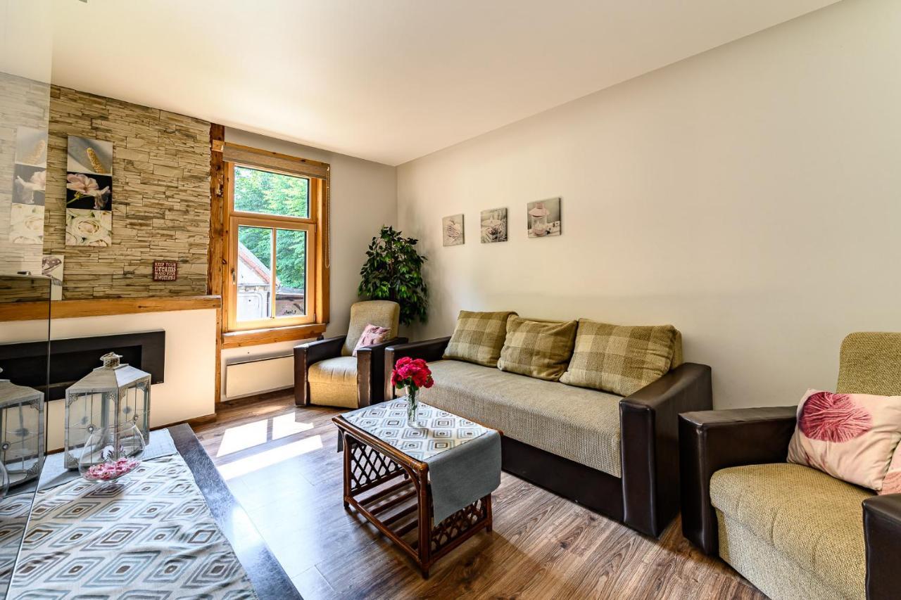 Holiday Apartment With Terrace Liepaja Bagian luar foto