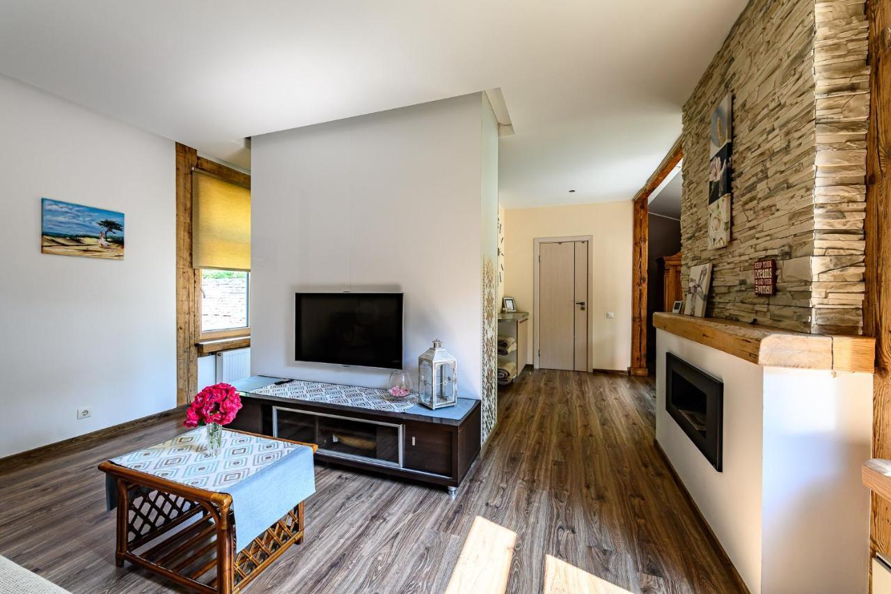 Holiday Apartment With Terrace Liepaja Bagian luar foto