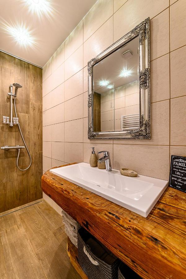 Holiday Apartment With Terrace Liepaja Bagian luar foto